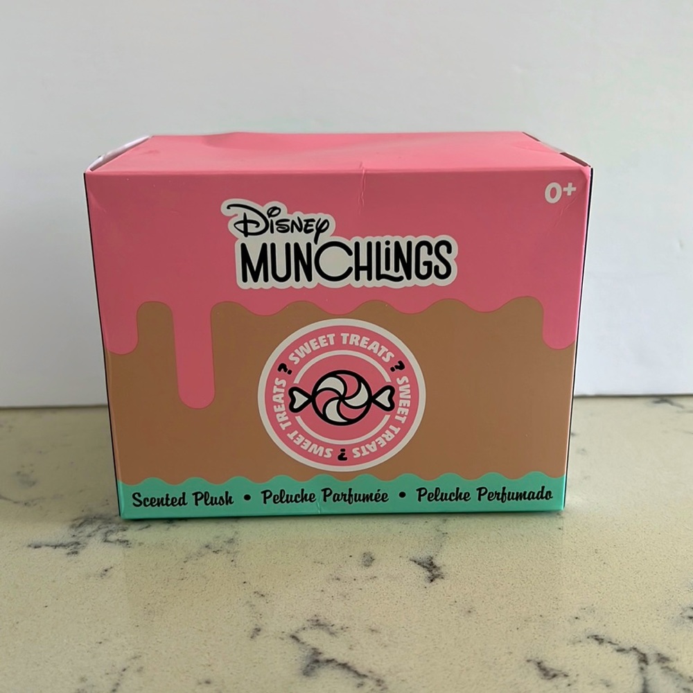 Disney Munchlings Sweet Treats Mystery Character